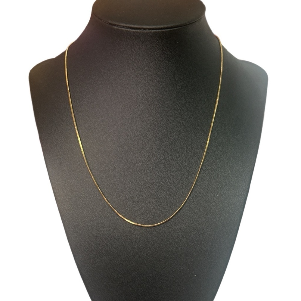 Elegant Gold Necklace